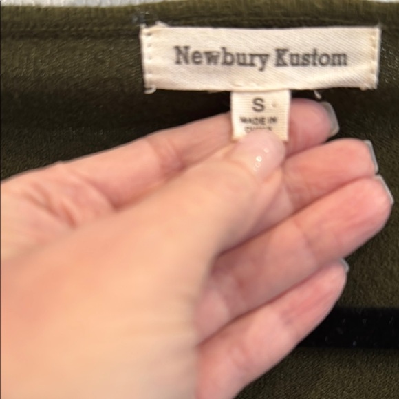 Newbury Kustom Green V-Neck Sweater Relaxed Fit - Picture 2 of 4